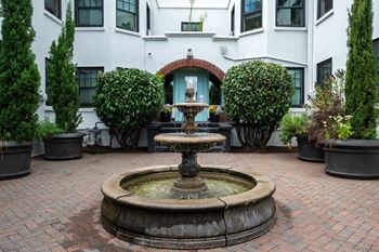 Mississippi court | exterior